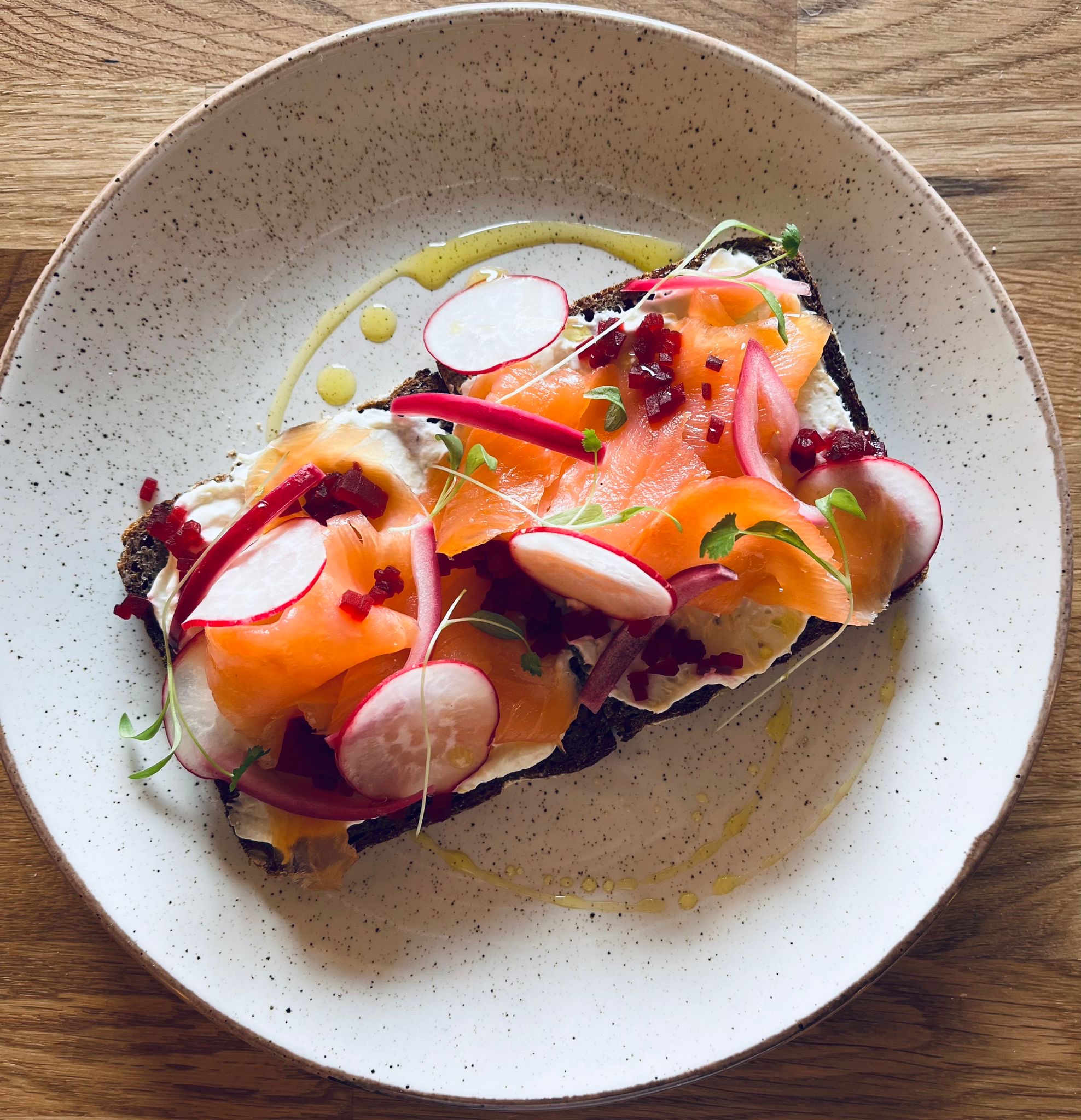 Smoked Salmon Smørrebrød, Beetroot, Radish